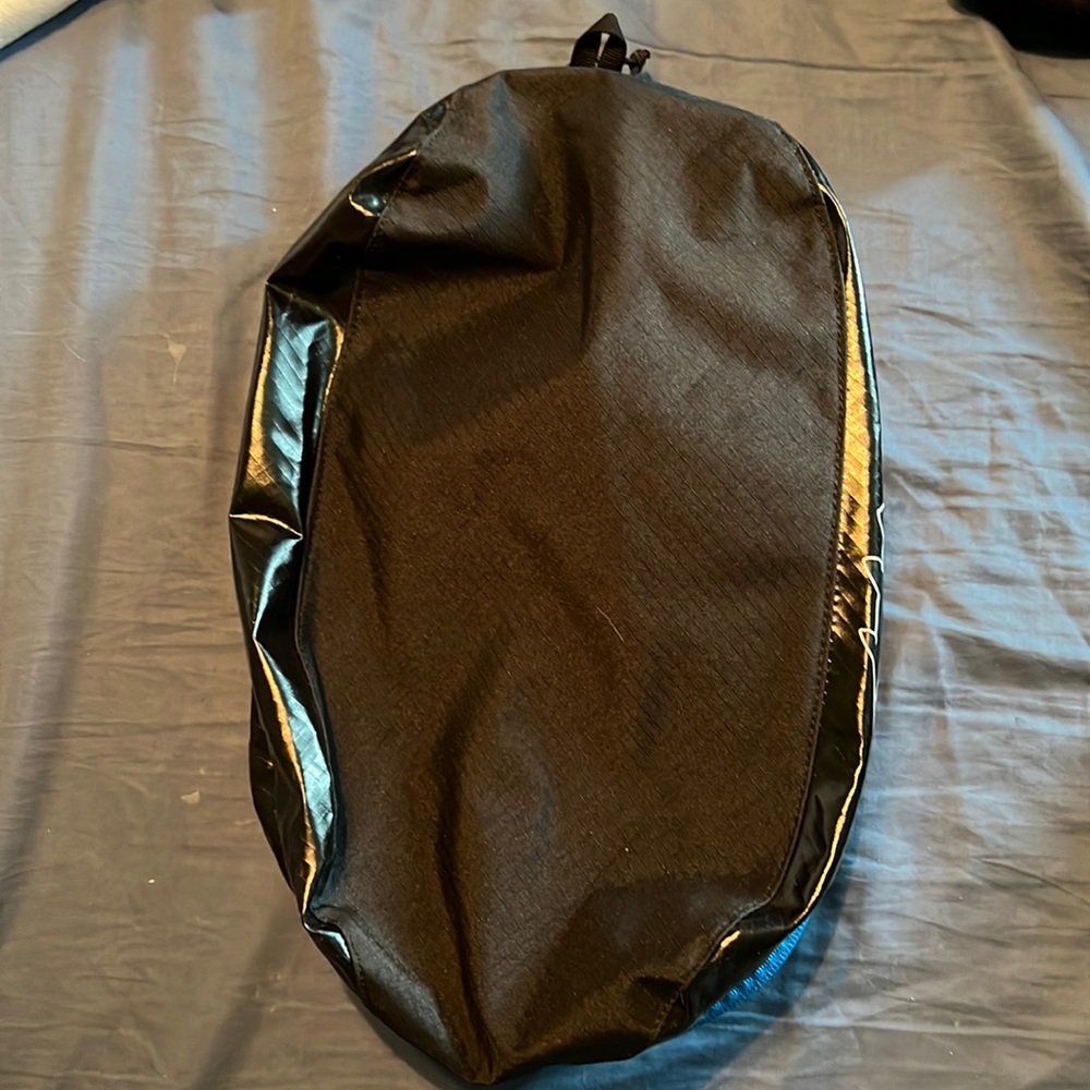 patagonia black hole travel cube 6L and 3L
